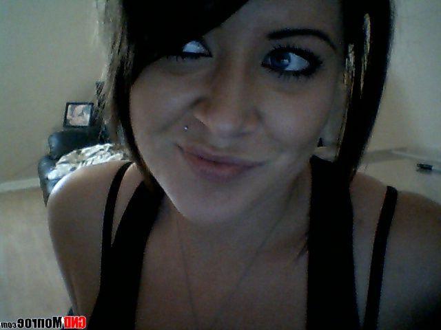15P Pictures of GND Monroe shaking her ass on cam