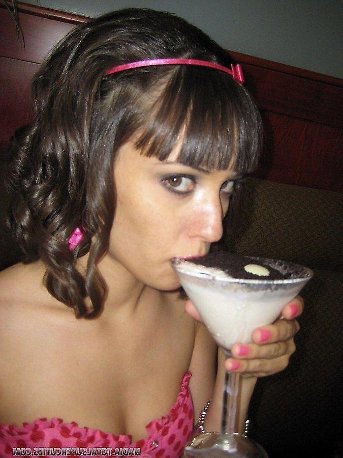 19P Pictures of Nadia showing how hot she is