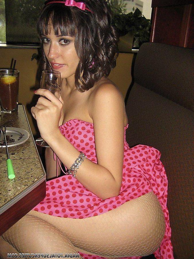 19P Pictures of Nadia showing how hot she is