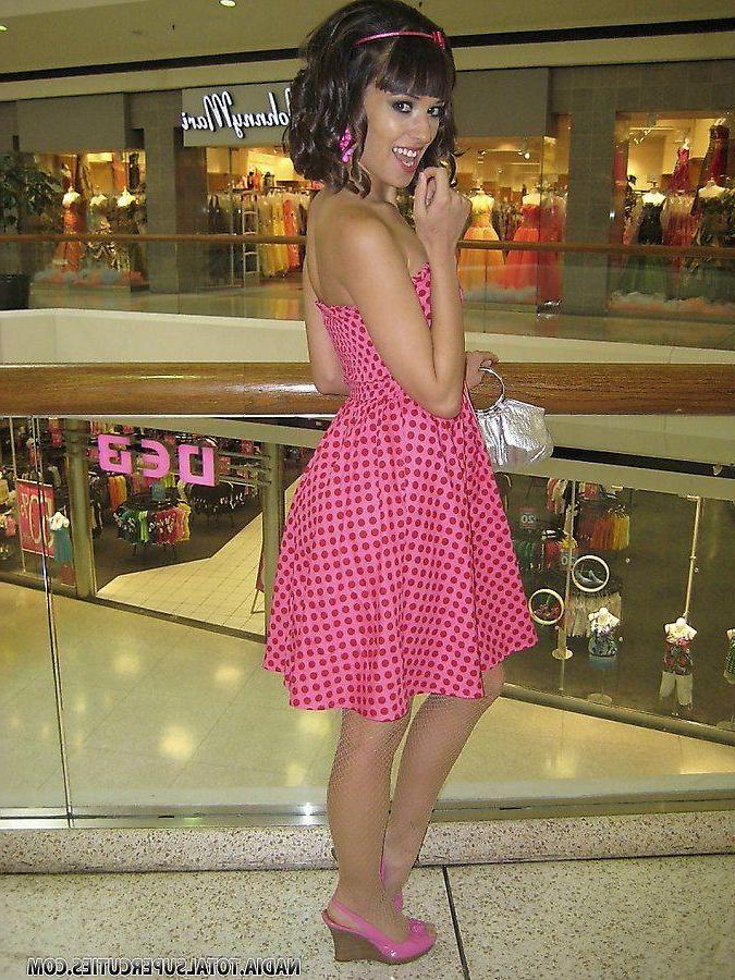 19P Pictures of Nadia showing how hot she is