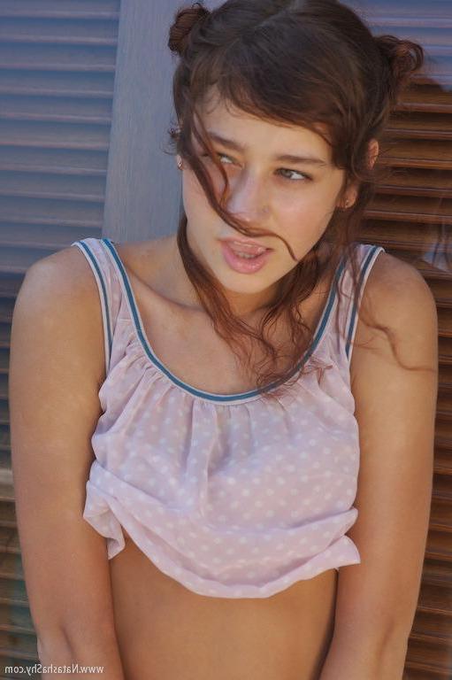 15P Pictures of teen porn chick Natasha Shy touching herself