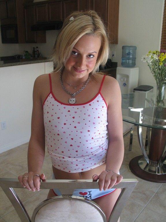 18P Pictures of Nikki Hillton showing you her perfect ass and pussy