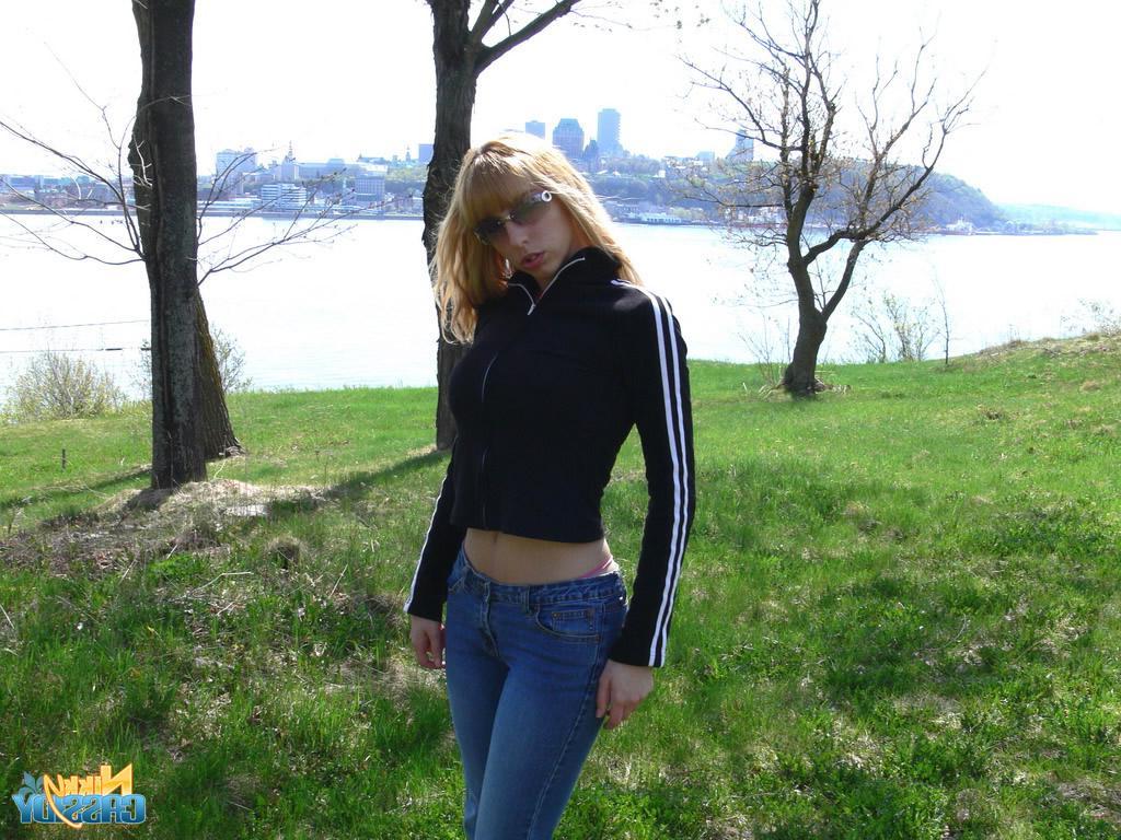 20P Pictures of Nikky Cassidy teasing in a bikini top