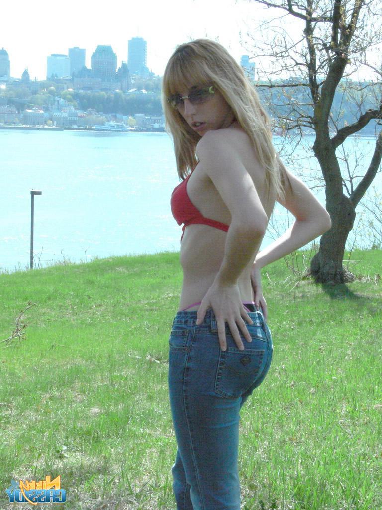 20P Pictures of Nikky Cassidy teasing in a bikini top