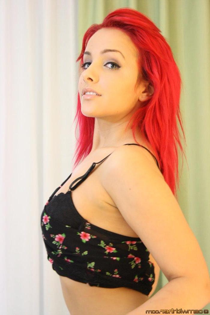 12P Sexy cam girl Nina takes her dress off
