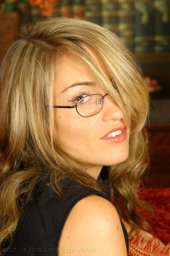 20P Pictures of teen chick Only Melanie waiting for you in the study