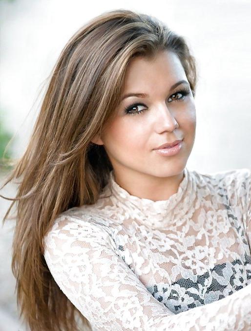 19P Hot little Brittney