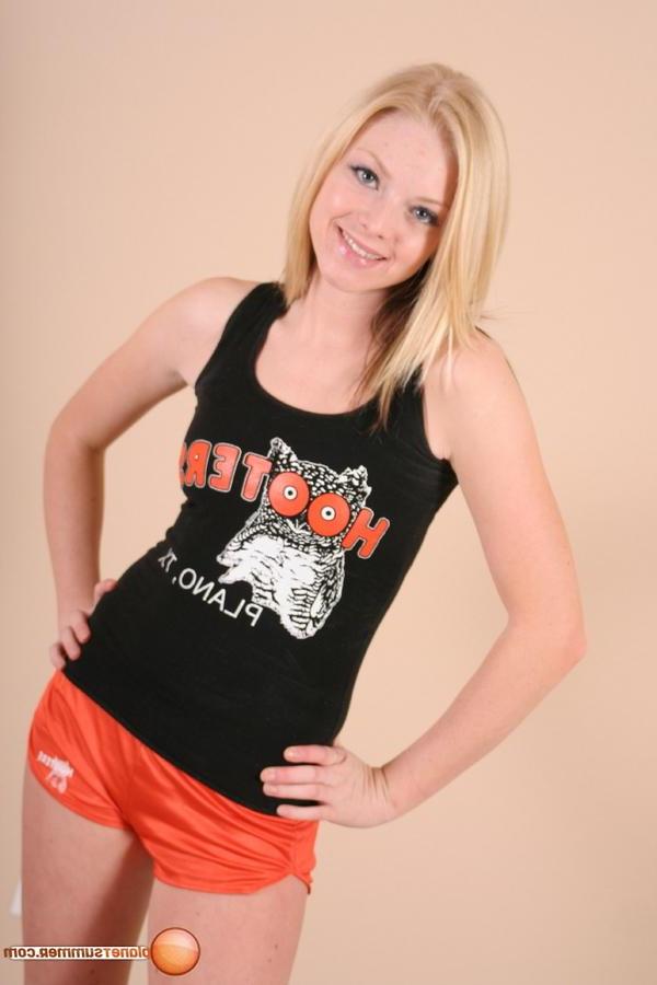 16P Little Summer looking hot in her hooter\'s uniform