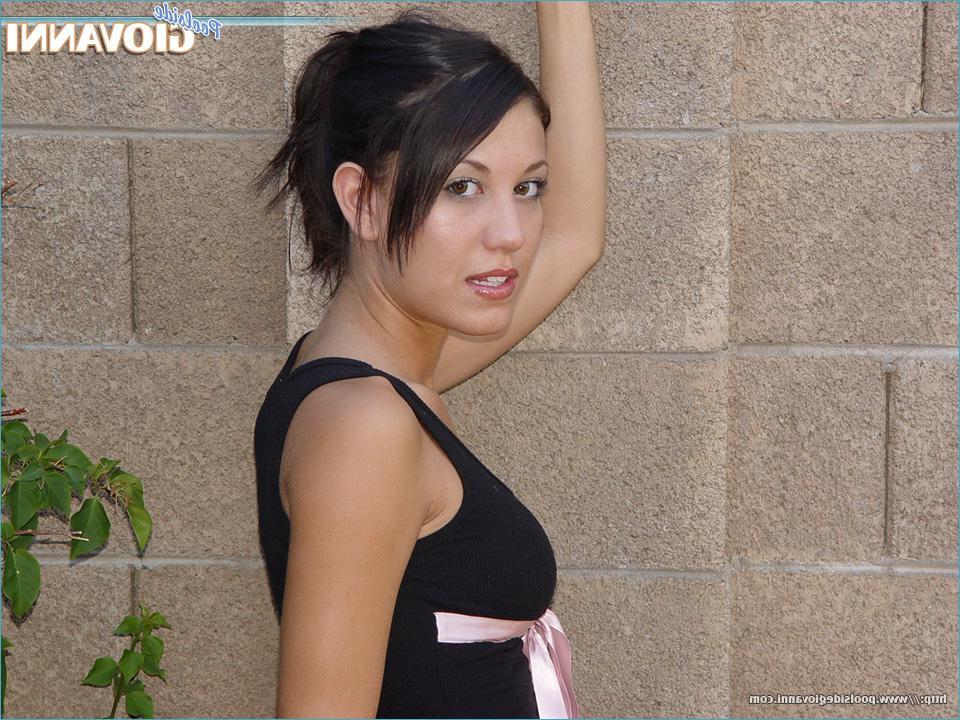 20P Pictures of teen hottie Poolside Giovanni showing off her perfect boobs