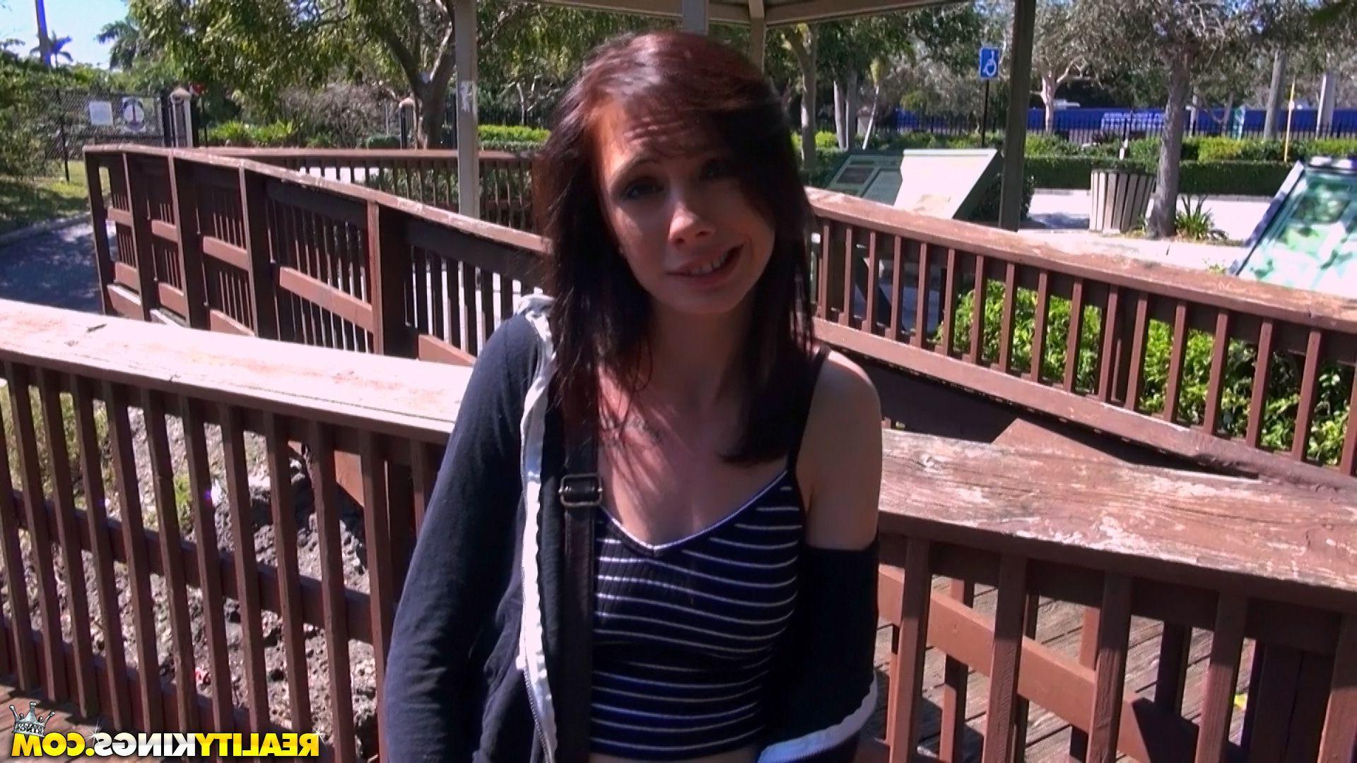 20P Hot college amateur Richelle Ryder fucks a stranger in his car