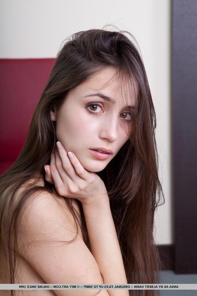18P Tight girl Anna AK shows off her lady parts double time in a mirror