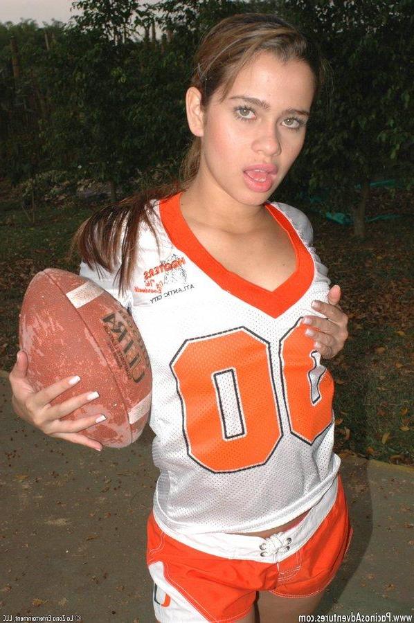 15P Pictures of teen girl Sara masturbating after a game