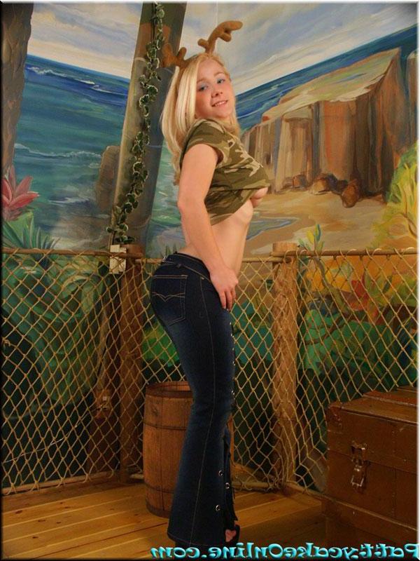 16P Pictures of Pattycake giving you a tease in her pants