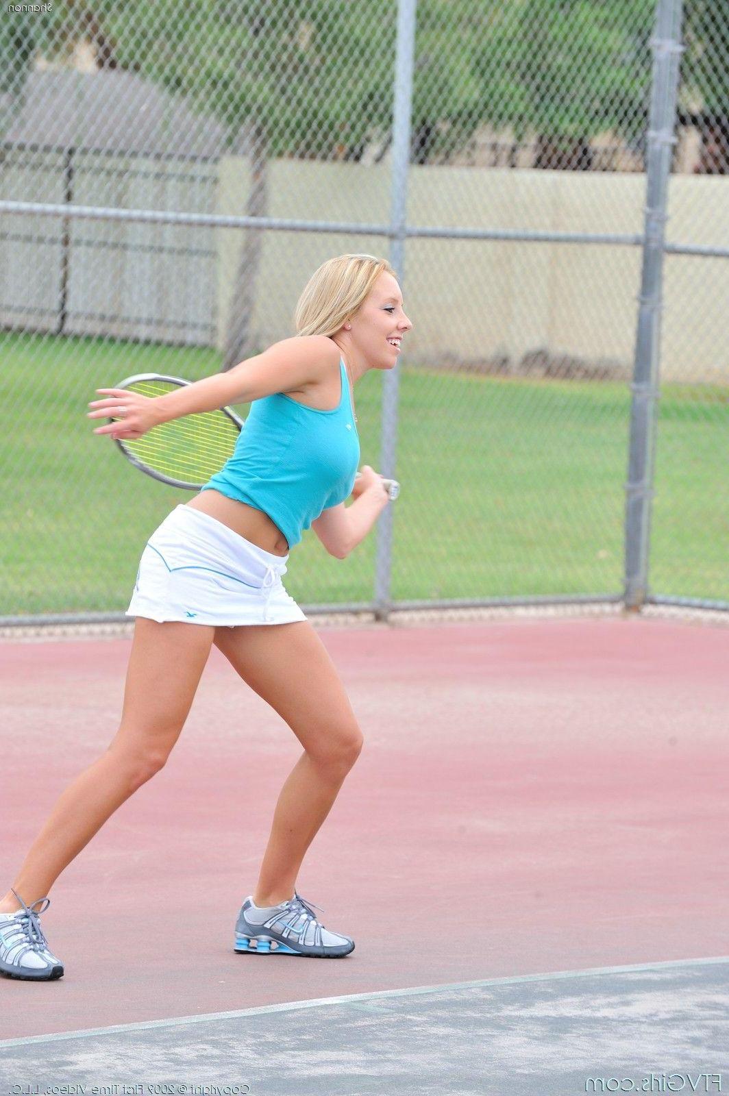 20P Pictures of Shannon playing an incredible game of tennis