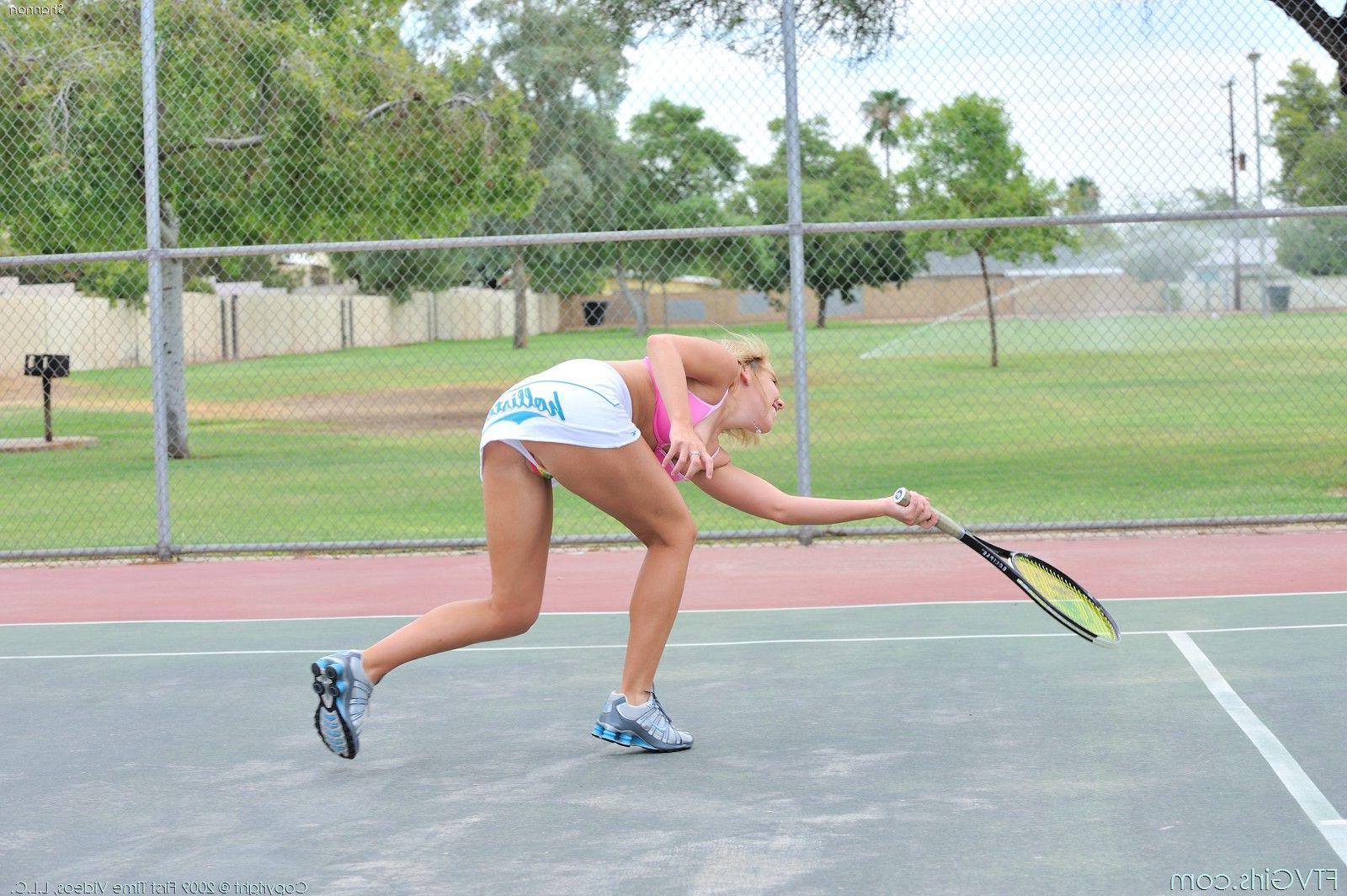 20P Pictures of Shannon playing an incredible game of tennis