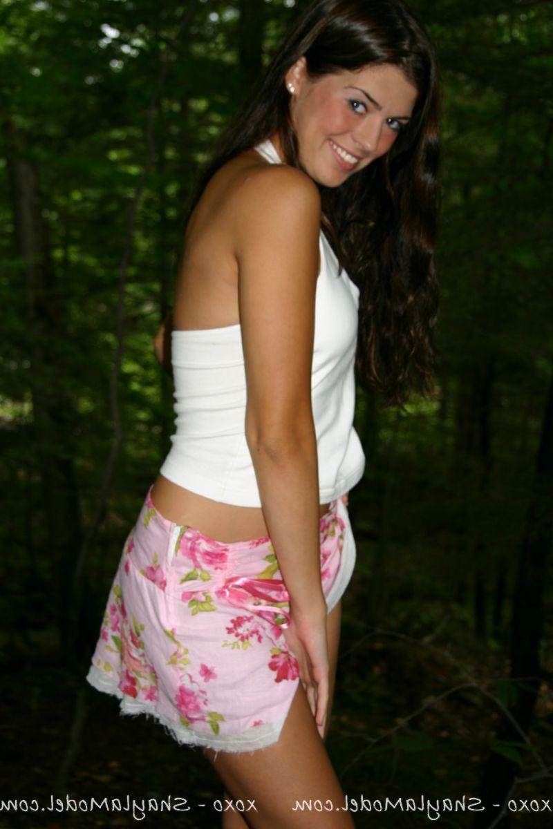 20P Pictures of teen hottie Shayla Model looking hot for you in the woods