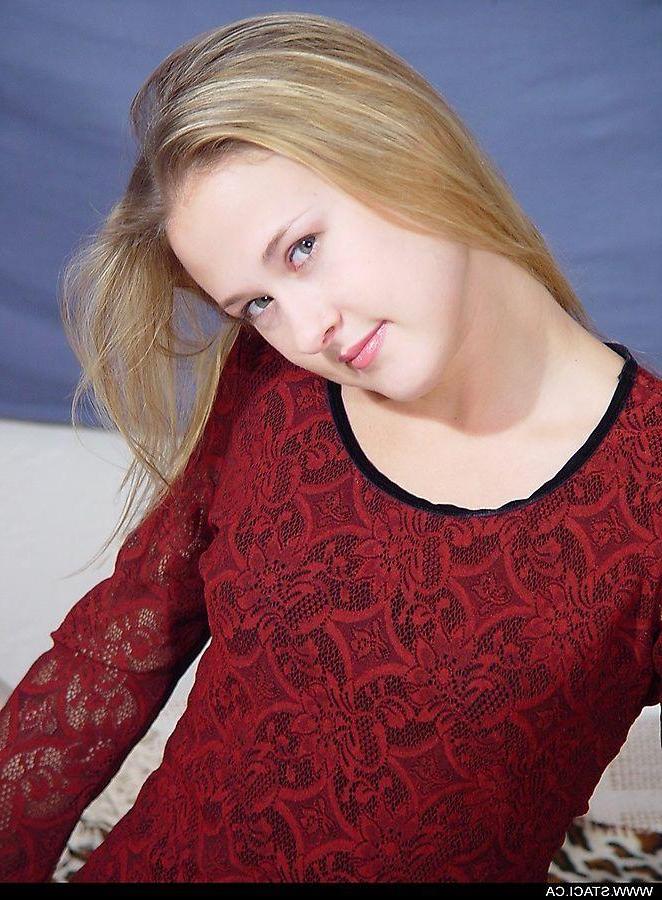 20P Pictures of Staci.ca looking hot and sexy for you