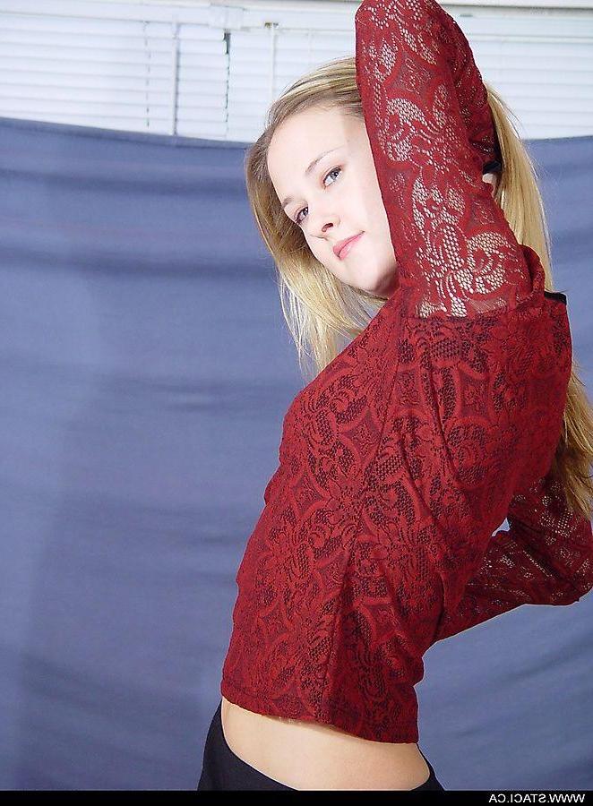 20P Pictures of Staci.ca looking hot and sexy for you