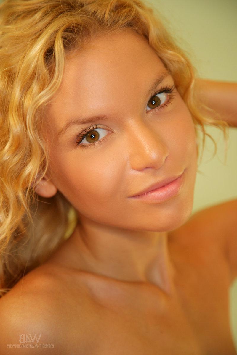 16P Gorgeous blonde teen Summer Breeze gets totally nude in the kitchen for you