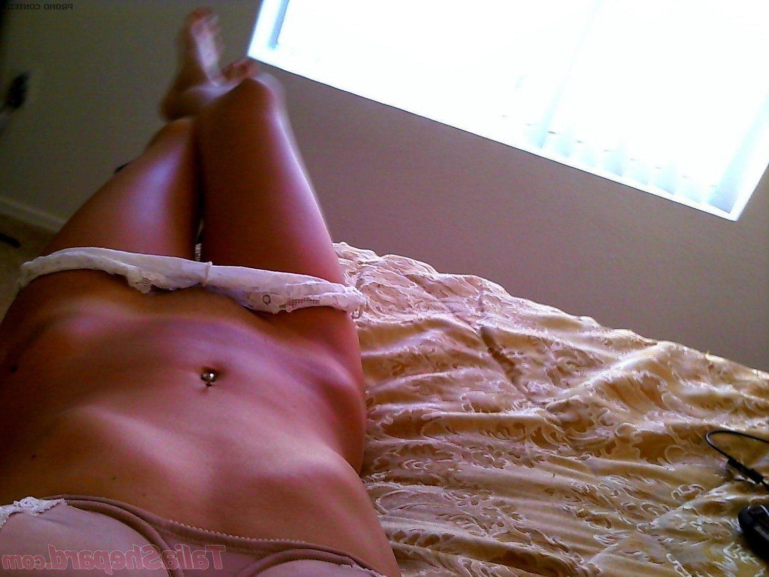 15P Pictures of Talia Shepard flaunting in front of the cam