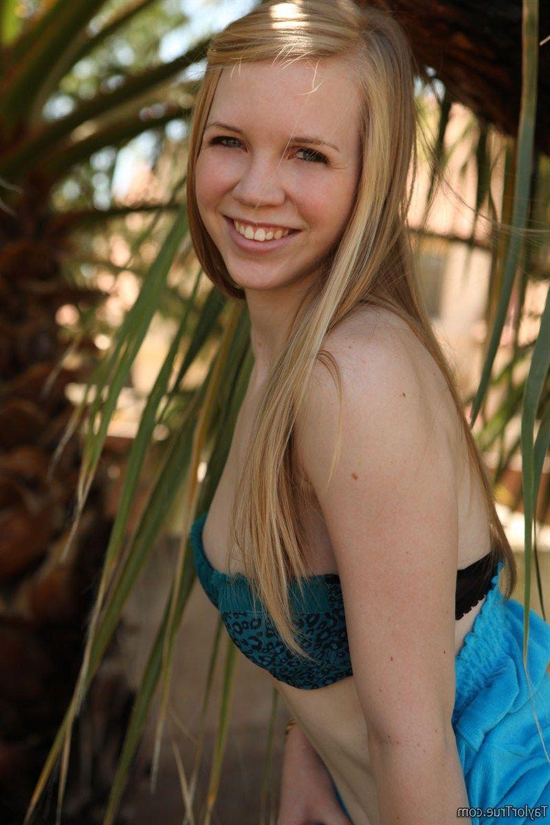 15P Pictures of Taylor True showing how hot she is