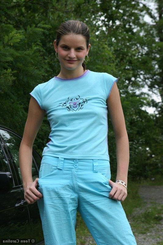 20P Pictures of Teen Carolina touching herself outside
