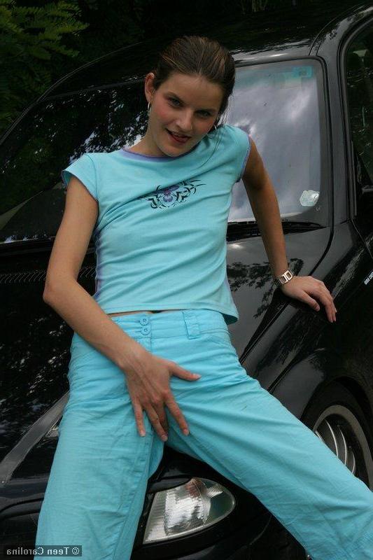 20P Pictures of Teen Carolina touching herself outside
