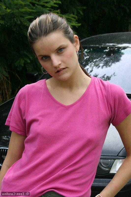 20P Pictures of teen slut Teen Carolina masturbating in her car