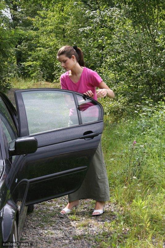 20P Pictures of teen slut Teen Carolina masturbating in her car