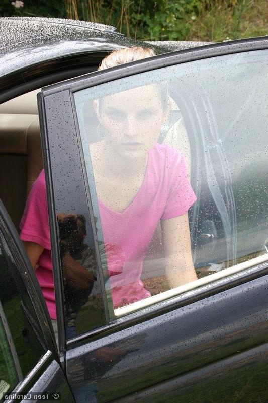 20P Pictures of teen slut Teen Carolina masturbating in her car