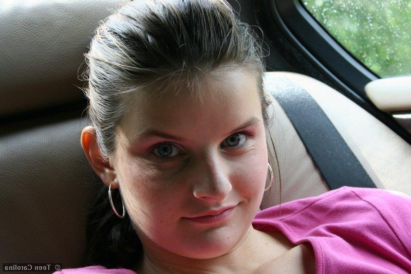 20P Pictures of teen slut Teen Carolina masturbating in her car