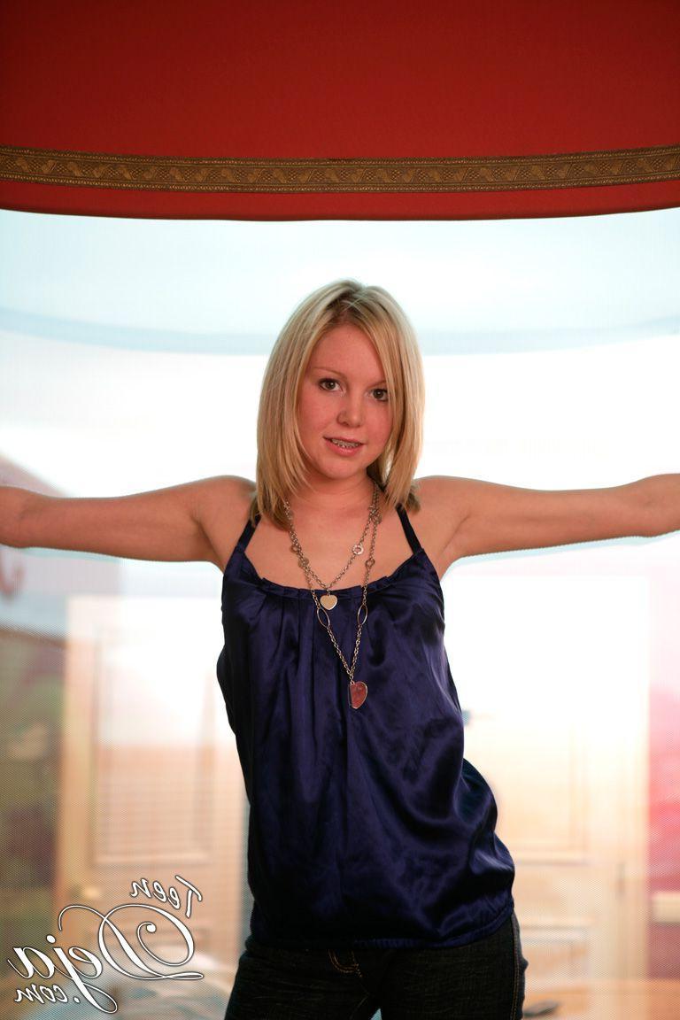 15P Pictures of teen model Teen Deja teasing in pants