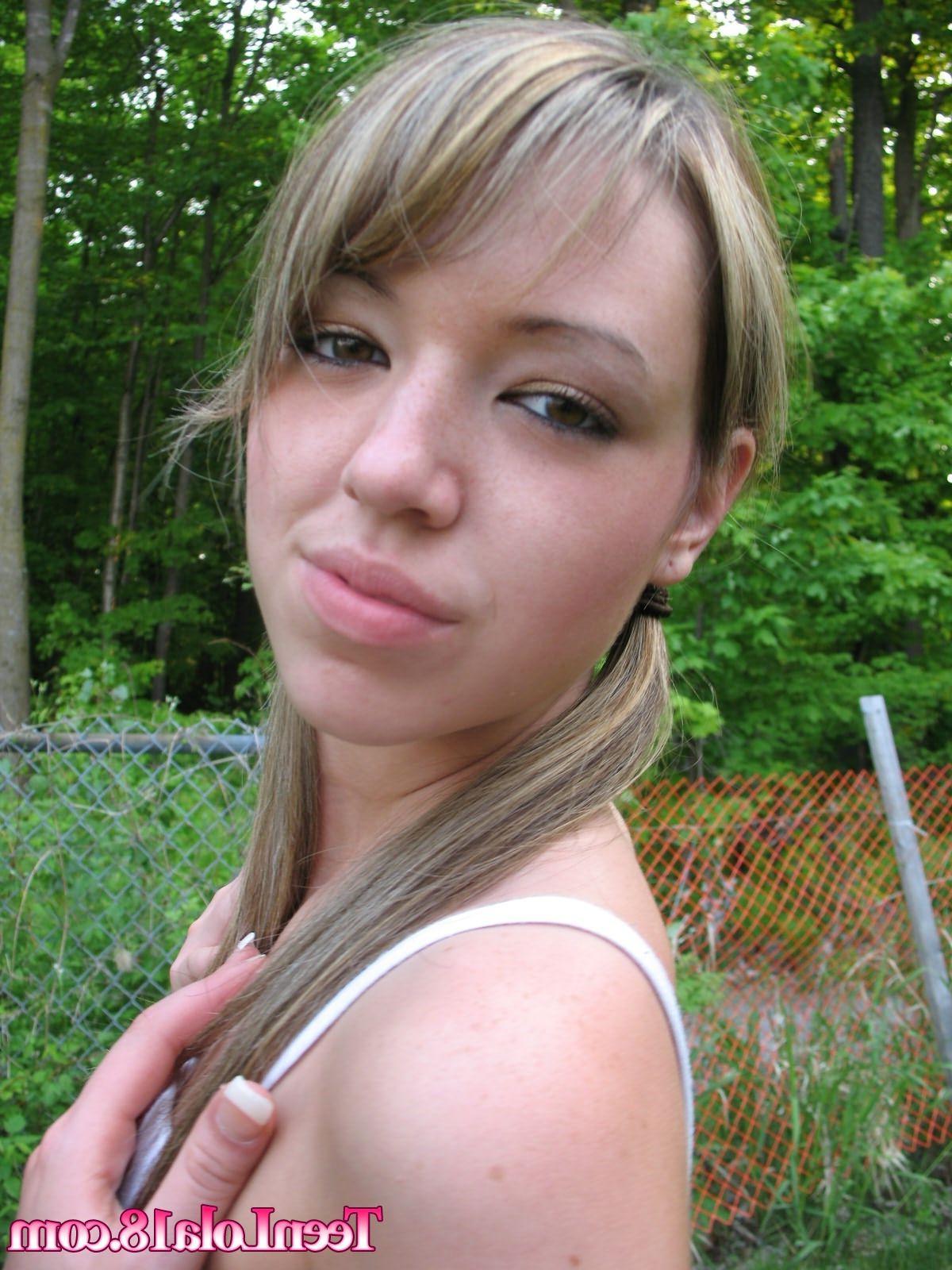 20P Pictures of a hot schoolgirl showing you her pussy outside