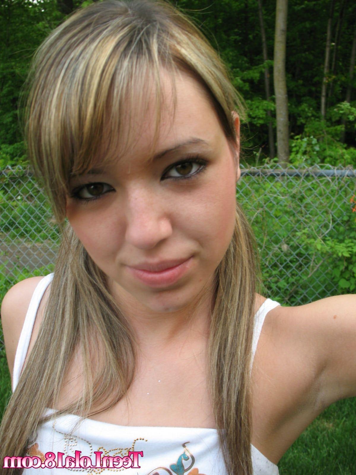 20P Pictures of a hot schoolgirl showing you her pussy outside