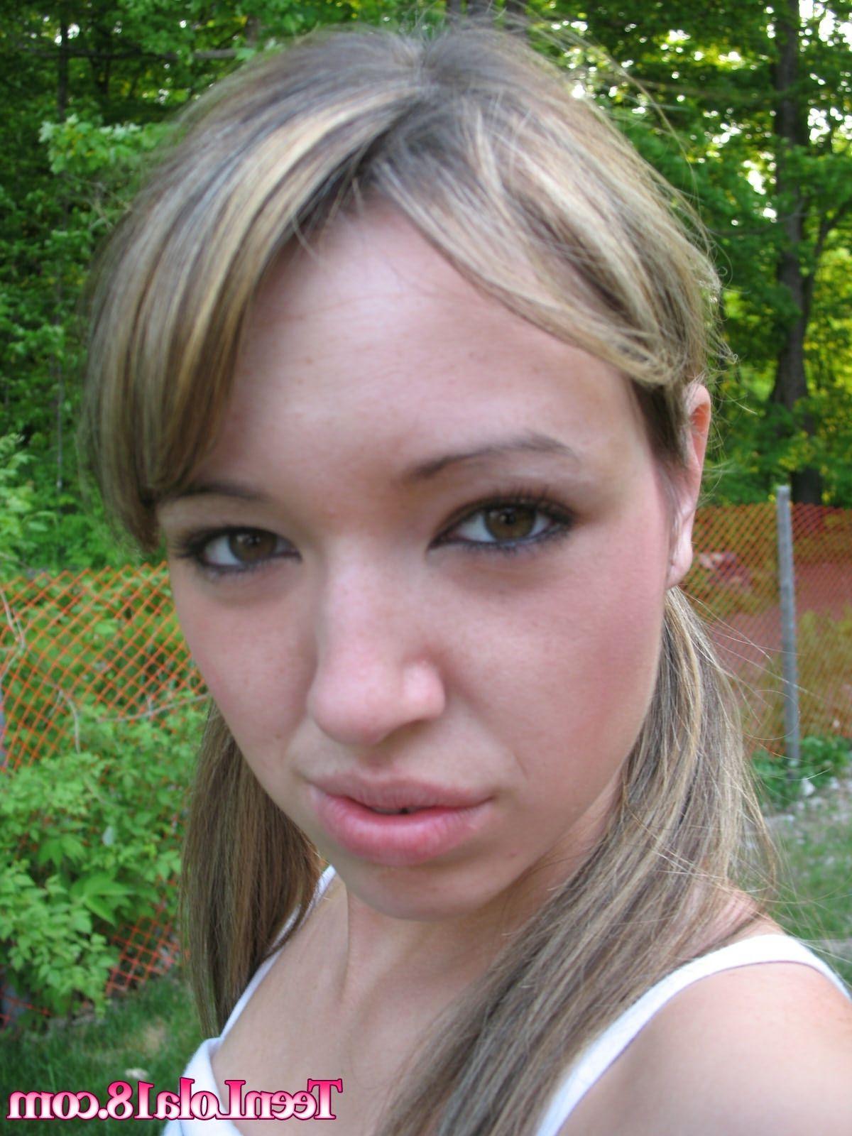 20P Pictures of a hot schoolgirl showing you her pussy outside