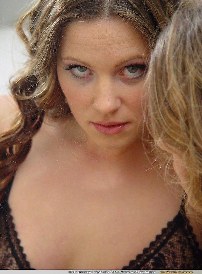 20P Pictures of teen star Vicki Model getting hot and horny for you
