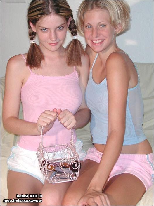 16P Raimi and friend play in bed