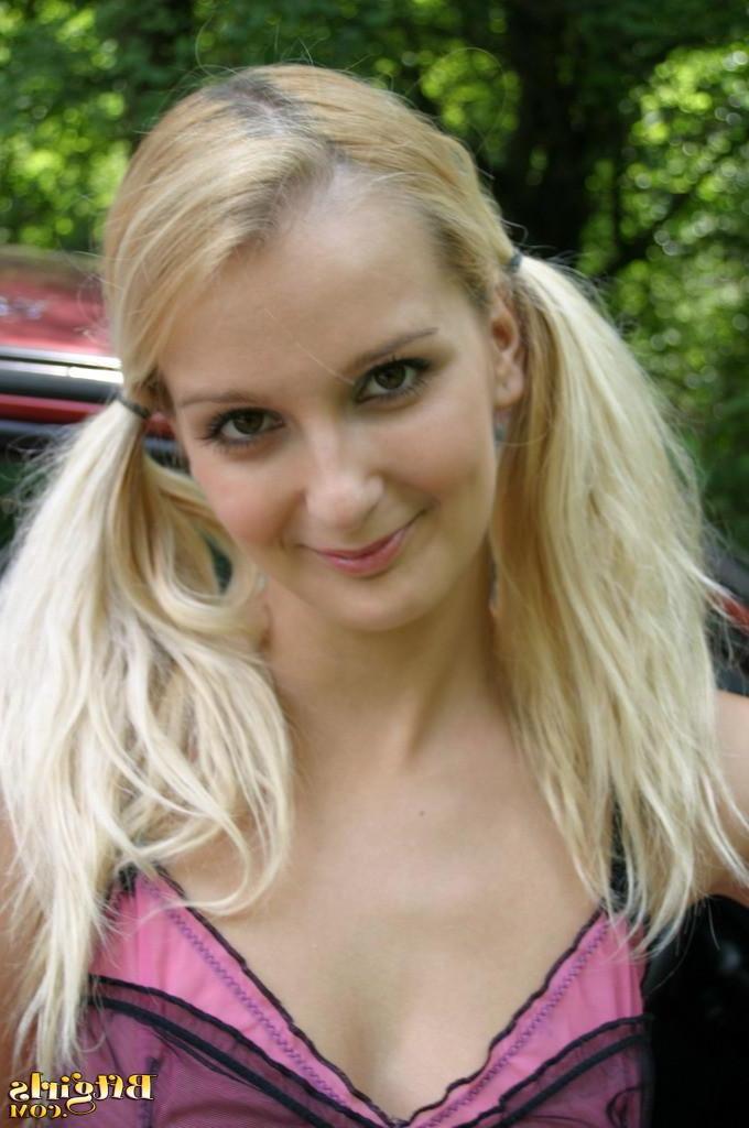 15P Blonde teen in pigtails has some feet fun in the car