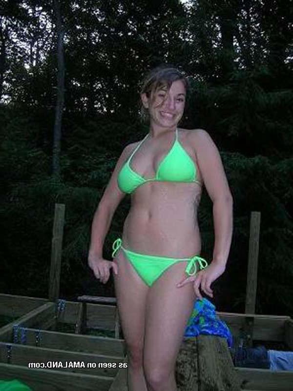 16P Picture gallery of hot and sexy busty girlfriends showing off