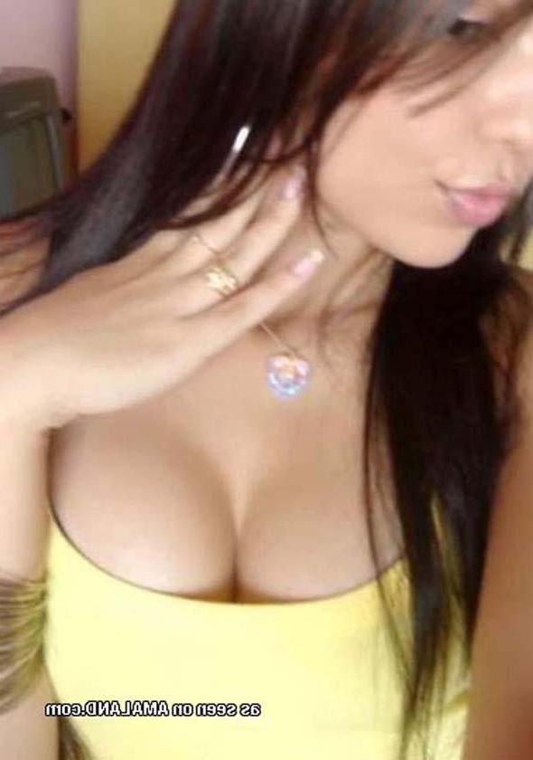 15P Picture selection of hot big-tittied girlfriends showing off