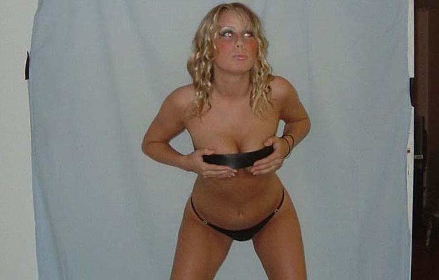 15P Picture selection of hot big-tittied girlfriends showing off