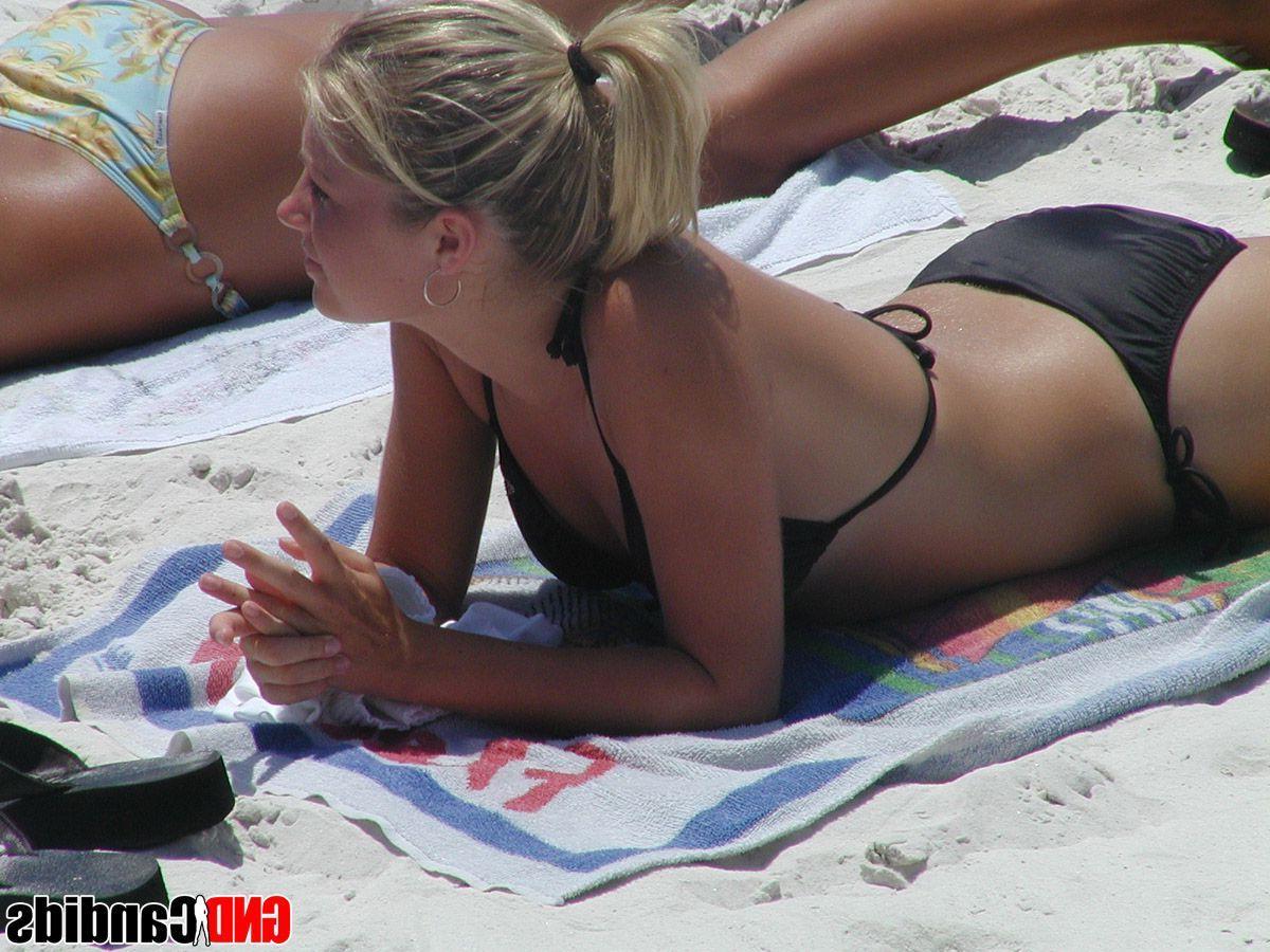 12P Pictures of hot teens on a beach