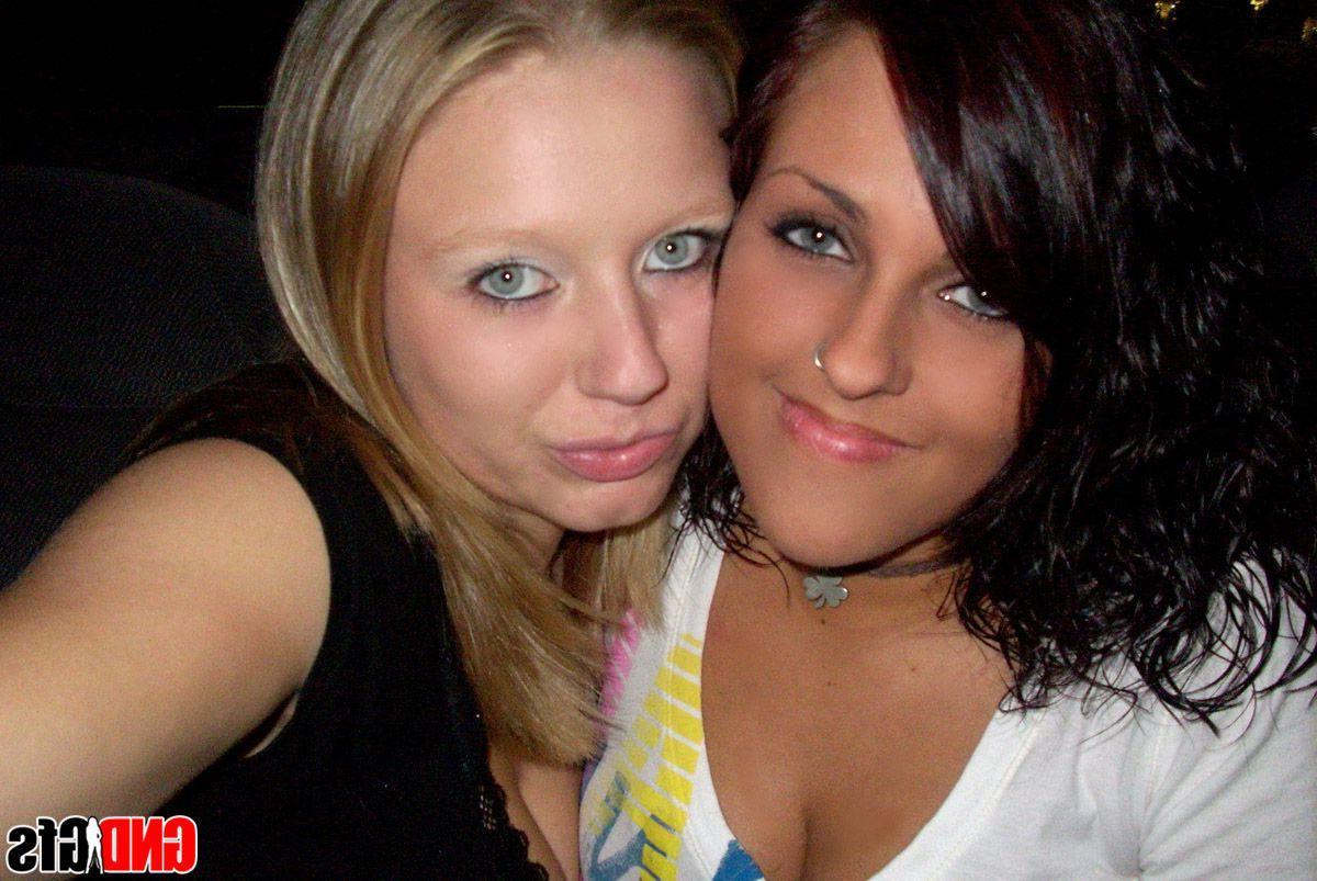 12P Pictures of girlfriends being naughty on cam