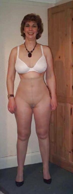 25P Housewife Sluts 133