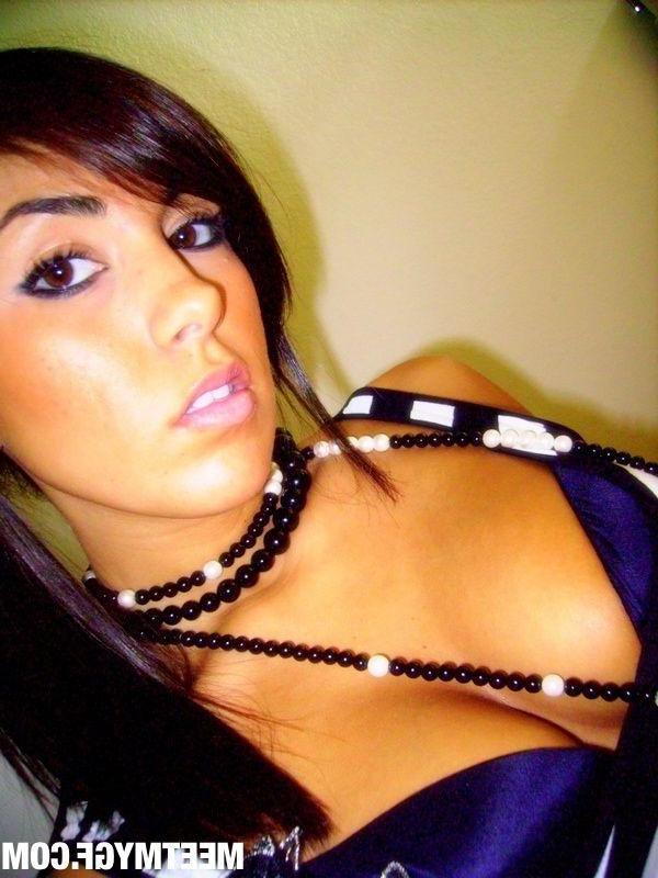 16P Pictures of hot girlfriends showing off