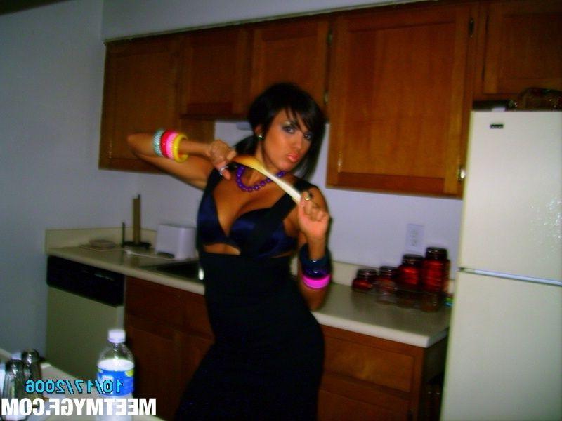 16P Pictures of hot girlfriends showing off