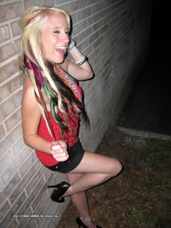 14P Naughty punk girlfriend teasing on cam
