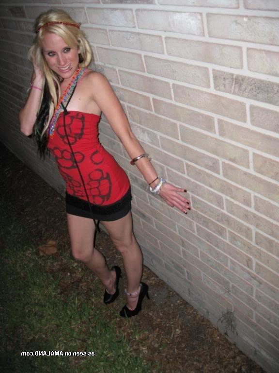 14P Naughty punk girlfriend teasing on cam