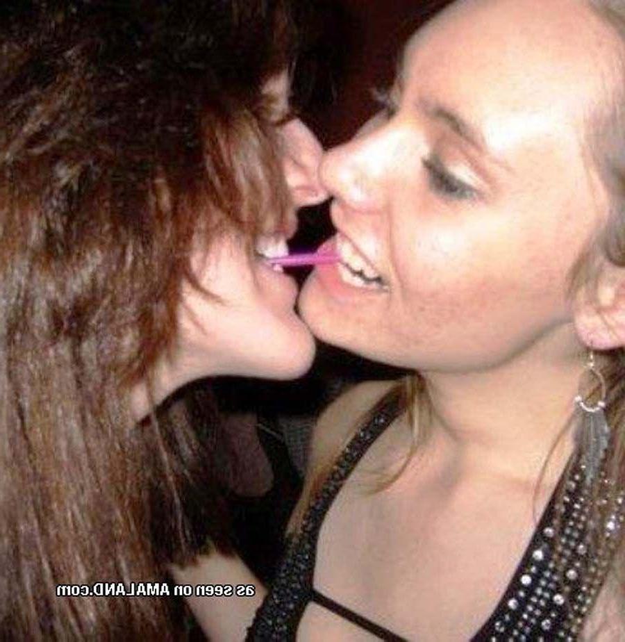 15P Pictures of two hot girlfriends getting it on