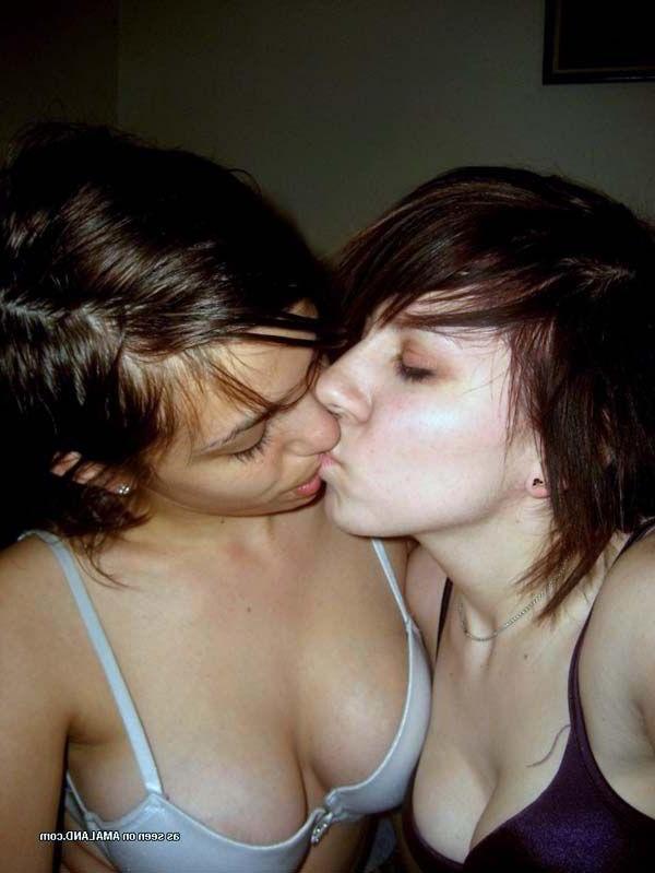 15P Pictures of two hot girlfriends getting it on